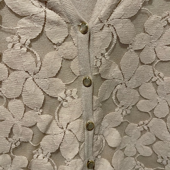 New York Company Tan button down Cardigan flower Crocheted Sweater. Size Large - Picture 3 of 5